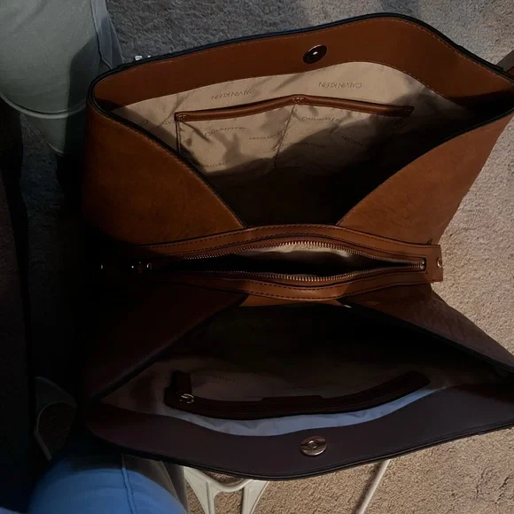 Calvin Klein NWOT Brown 3 Compartment With Outside pocket - Picture 9 of 12